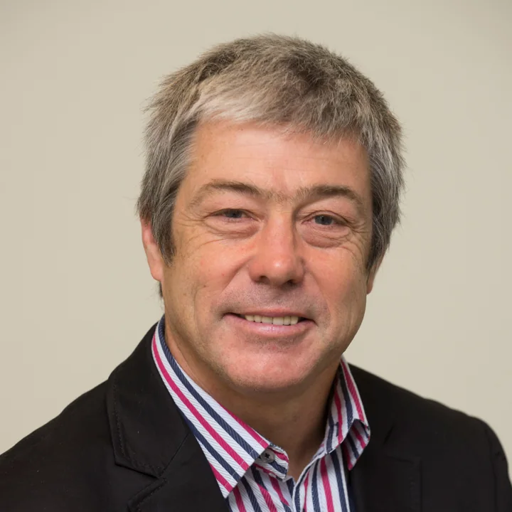 Dr. Peter Sykes